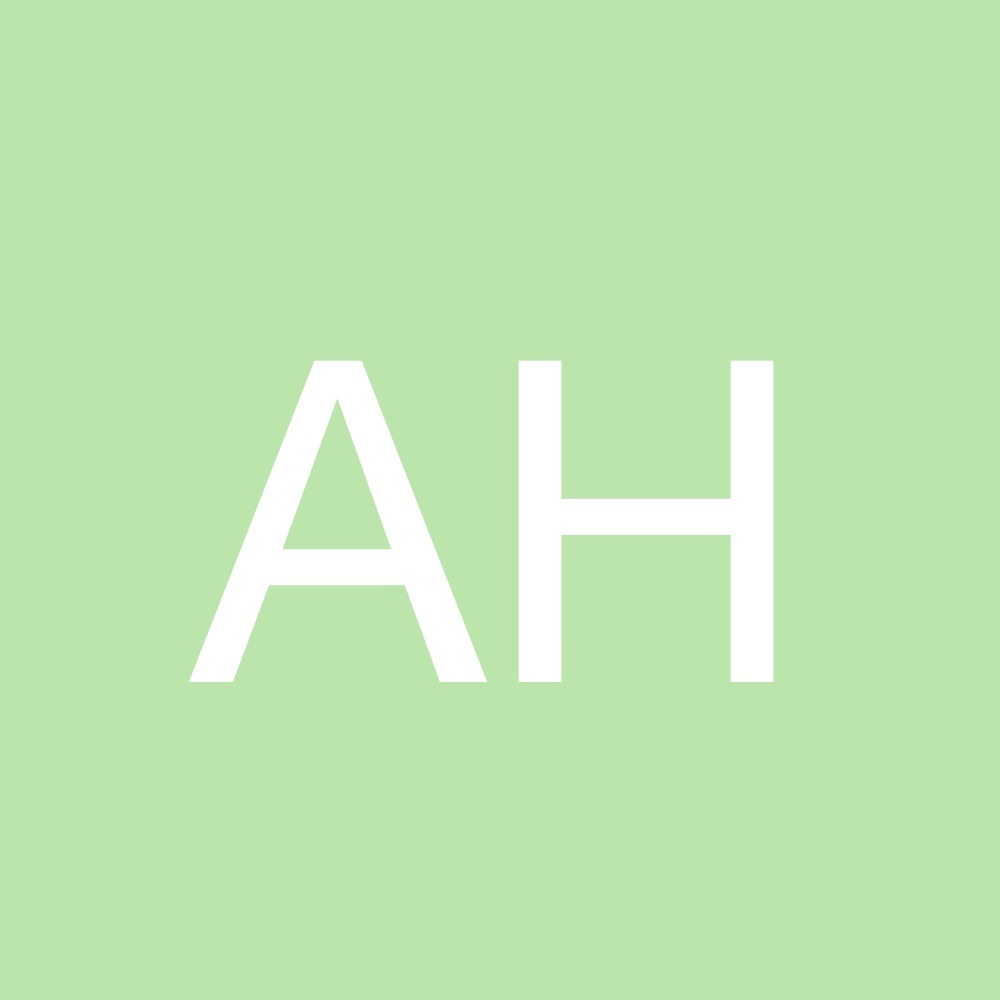 Meet your Posher, Antonia